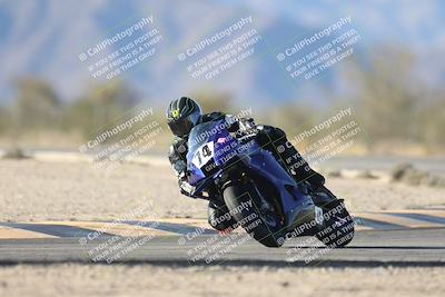 media/Dec-07-2025-CVMA (Sun) [[3e7d2de5dc]]/Race 12- Formula 40 MW and LW/